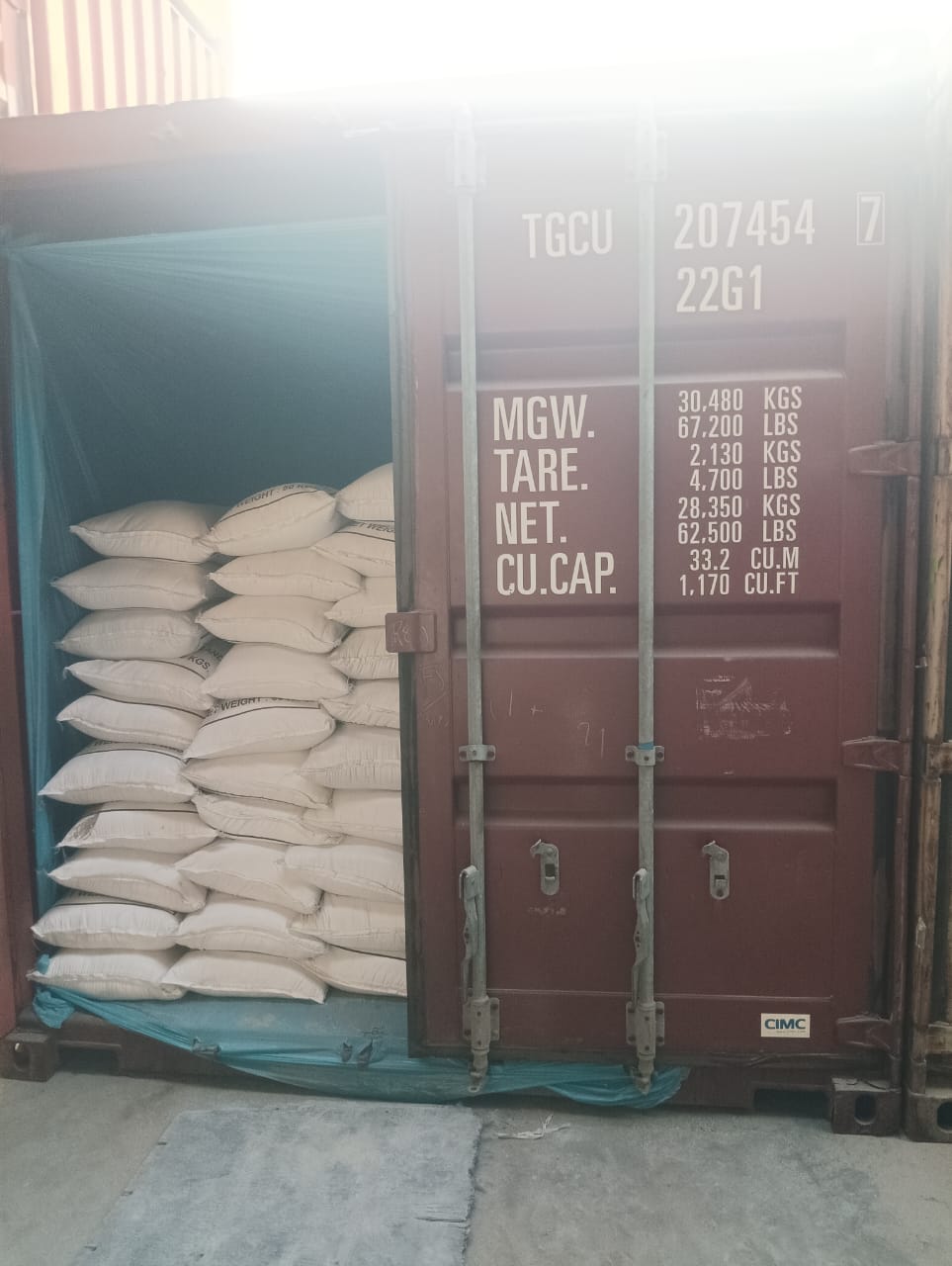 Industrial minerals stuffed in containers for international shipping