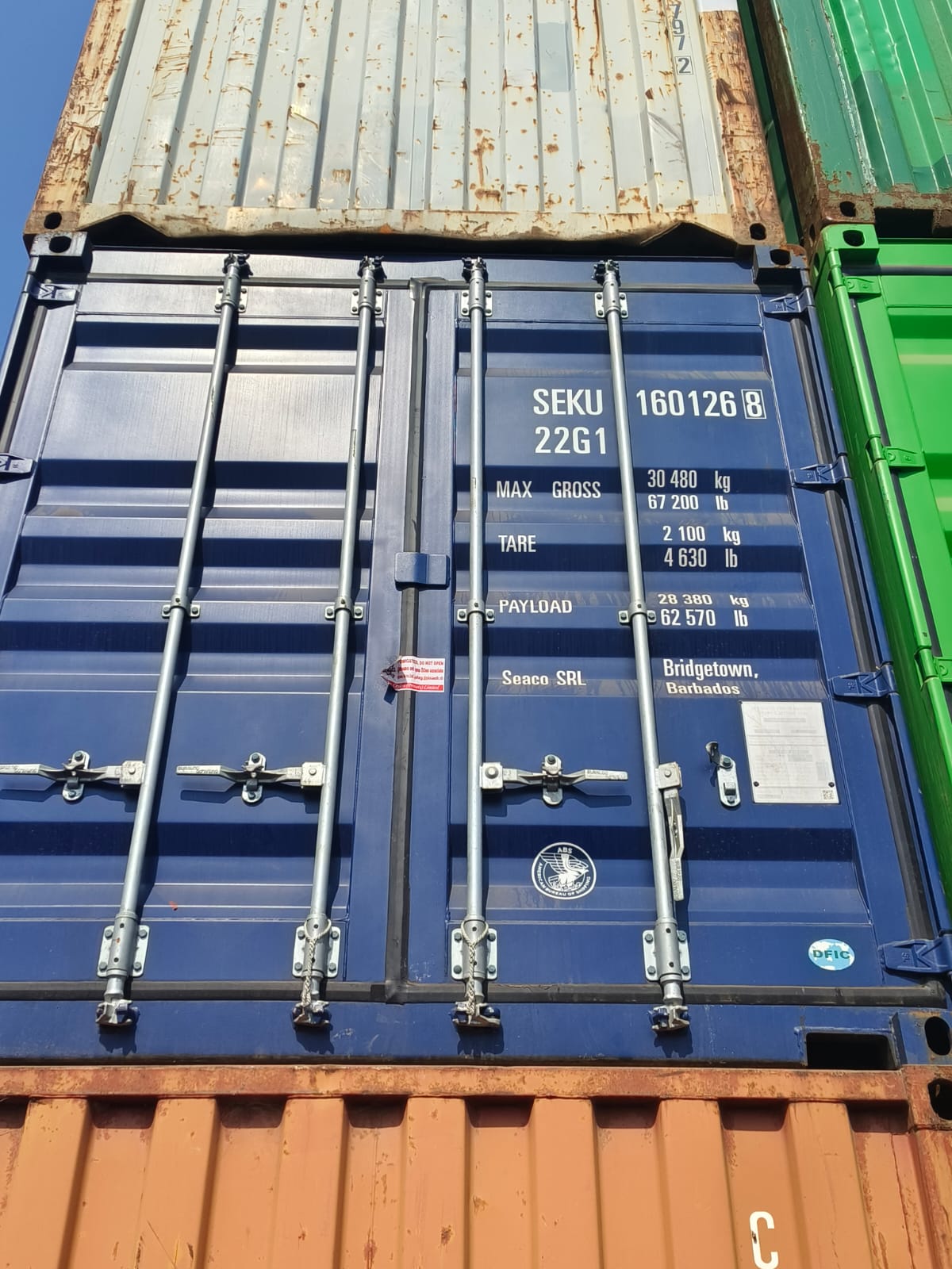 Port operations for loading bulk minerals into export containers