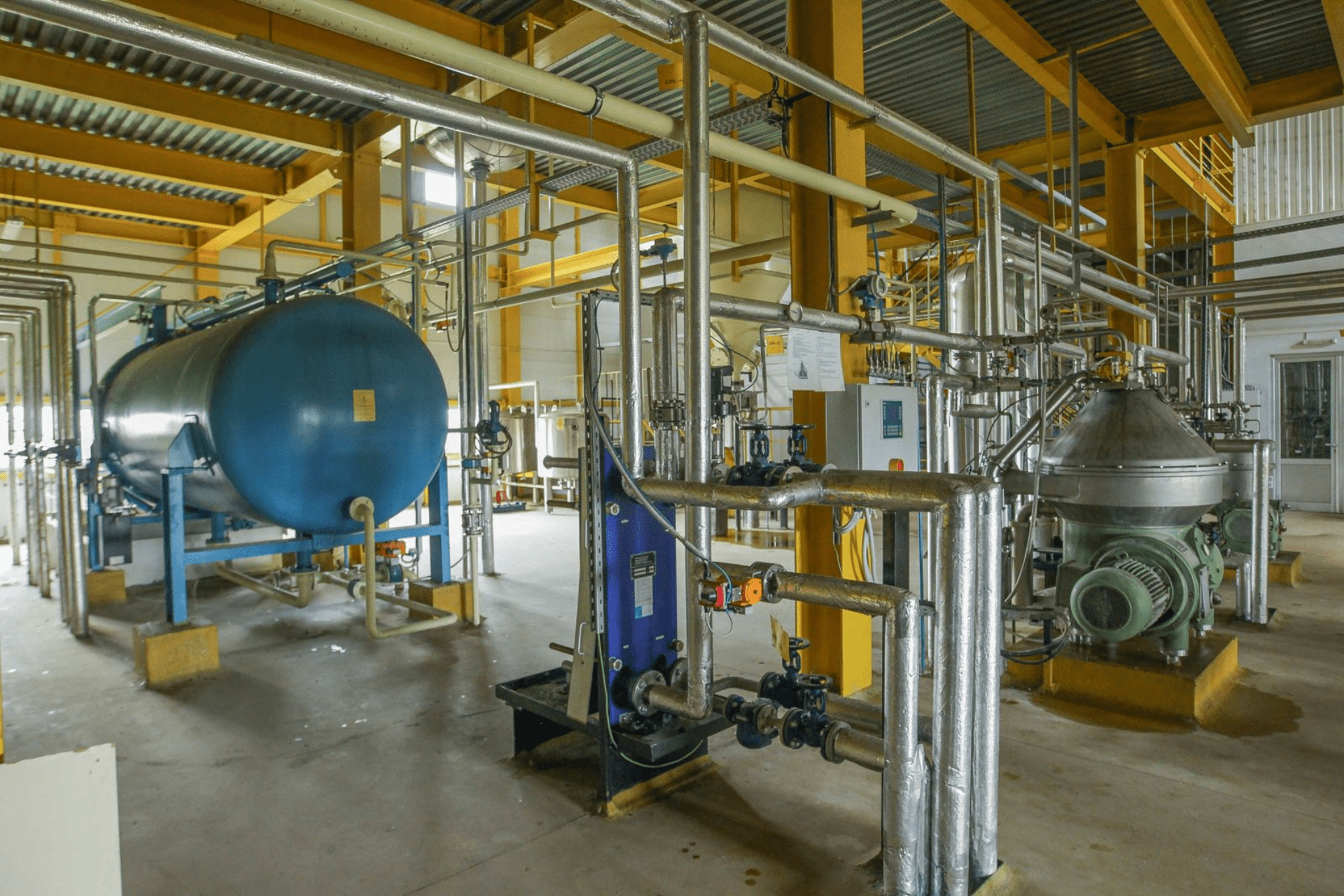 Bentonite and minerals used in edible oil refining and purification processes