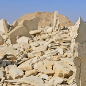 Natural Fullers Earth mineral stock from India — used in oil purification and industrial applications