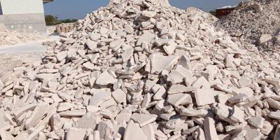 Kaolin lumps for ceramic tiles industry exporter India — Shri Balaji Mines and Minerals