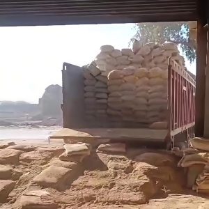 Bulk packaging and shipment of industrial minerals for international markets